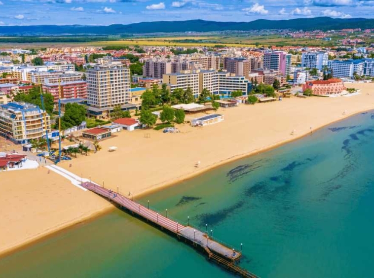 Двустаен апартамент в к.к. Слънчев бряг - 76 кв.м за 881 €/кв.м - Снимка #1