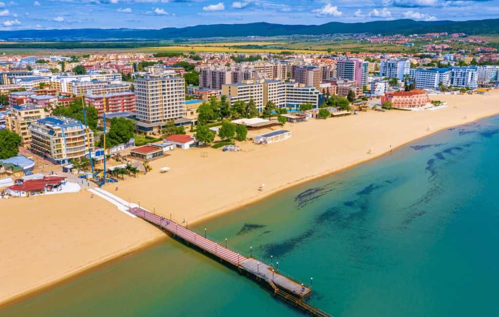 Двустаен апартамент в к.к. Слънчев бряг - 76 кв.м за 881 €/кв.м - Снимка #1