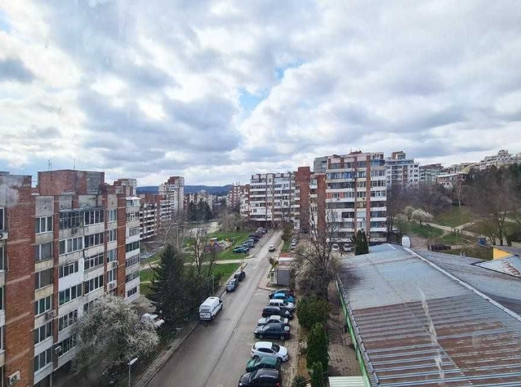 Тристаен апартамент в Велико Търново, Колю Фичето - 75 кв.м за 1320 €/кв.м - Снимка #1
