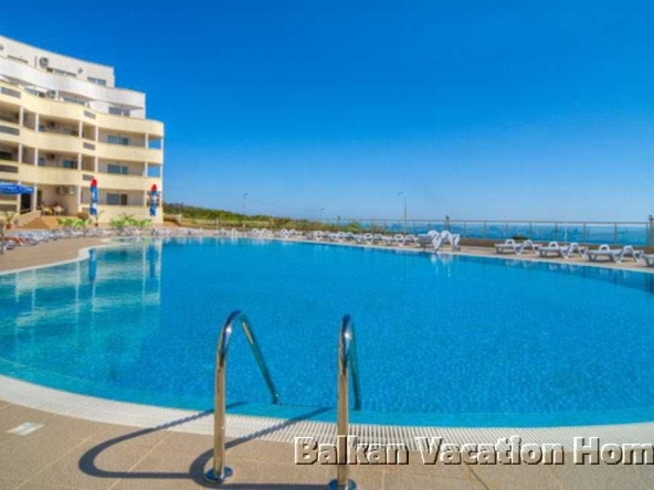 Двустаен апартамент в Бяла - 89 кв.м за 742 €/кв.м - Снимка #1