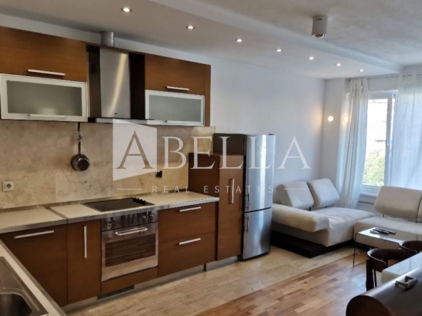 Дава се под наем Тристаен апартамент в София, Младост 1 - 65 кв.м за 714 € - Снимка #1