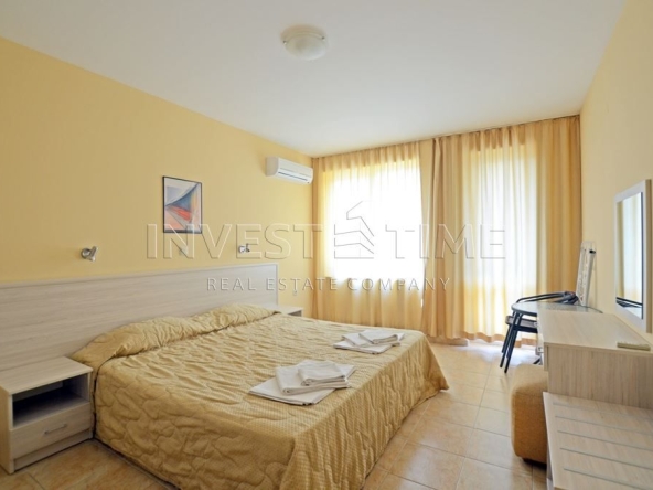 Двустаен апартамент в с. Кранево, Област Добрич - 67 кв.м за 670 €/кв.м - Снимка #1