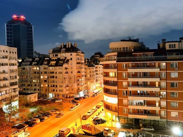 Дава се под наем Едностаен апартамент в София, Младост 4 - 52 кв.м за 350 € - Снимка #1