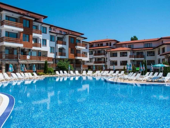 Двустаен апартамент в к.к. Слънчев бряг - 64 кв.м за 557 €/кв.м - Снимка #1