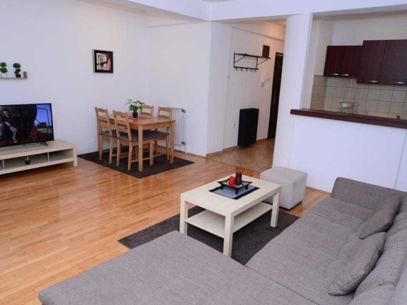 Дава се под наем Тристаен апартамент в Пловдив, Остромила - 88 кв.м за 280.5 € - Снимка #1