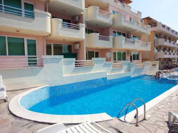 Тристаен апартамент в Свети Влас - 84 кв.м за 1131 €/кв.м - Снимка #1