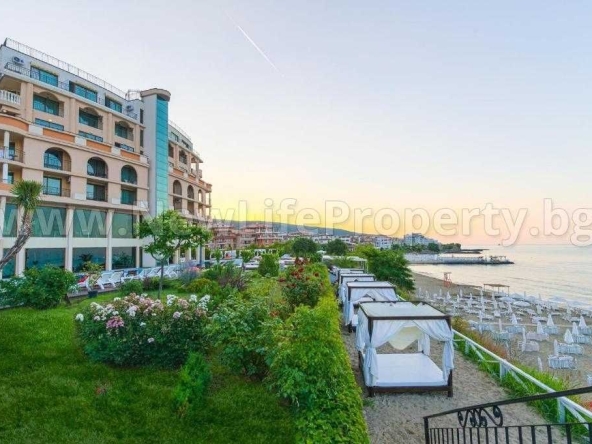 Двустаен апартамент в Свети Влас - 111 кв.м за 1568 €/кв.м - Снимка #1