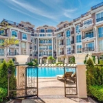 Двустаен апартамент в к.к. Слънчев бряг - 49 кв.м за 2143 €/кв.м - Снимка #1