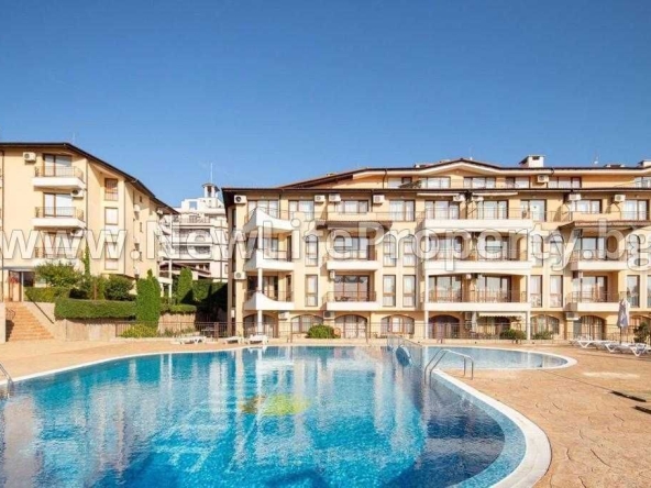 Тристаен апартамент в Свети Влас - 165 кв.м за 757 €/кв.м - Снимка #1