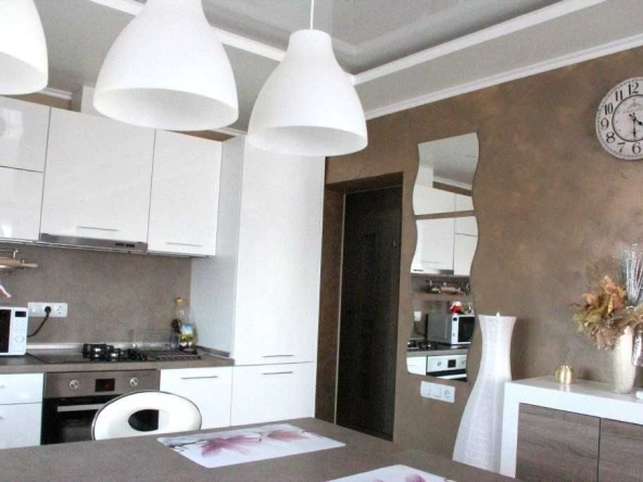 Двустаен апартамент в Бургас, Славейков - 65 кв.м за 1083 €/кв.м - Снимка #1