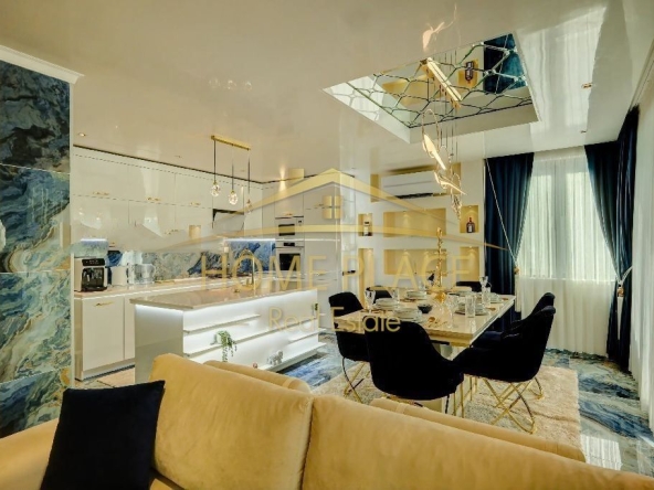 Дава се под наем Тристаен апартамент в Варна, Галата - 150 кв.м за 2550 € - Снимка #1