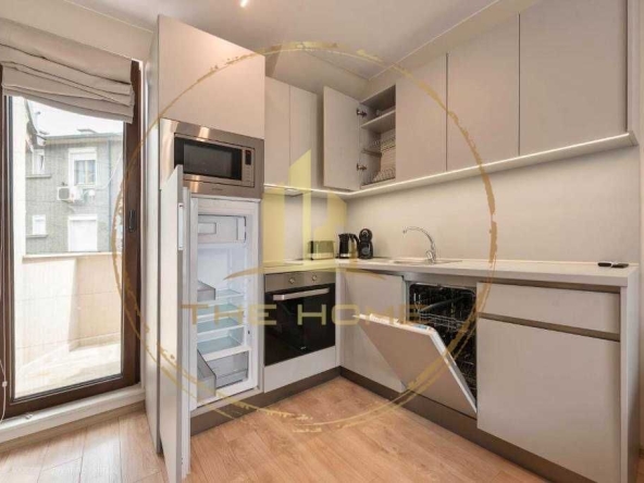 Дава се под наем Тристаен апартамент в Варна, Гръцка махала - 85 кв.м за 1300 € - Снимка #1