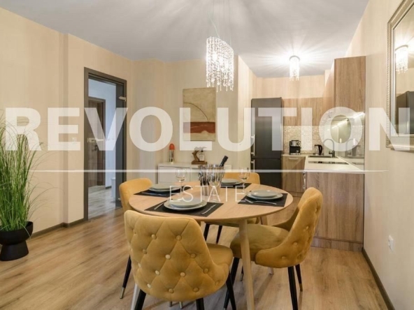 Дава се под наем Тристаен апартамент в Варна, Гръцка махала - 120 кв.м за 1000 € - Снимка #1