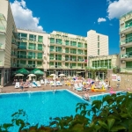 Двустаен апартамент в Бургас, Център - 47 кв.м за 22 €/кв.м - Снимка #1