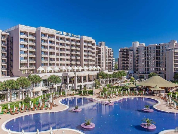 Двустаен апартамент в к.к. Слънчев бряг - 69 кв.м за 1595 €/кв.м - Снимка #1