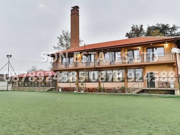 Хотел в Казанлък - 800 кв.м за 1212 €/кв.м - Снимка #1