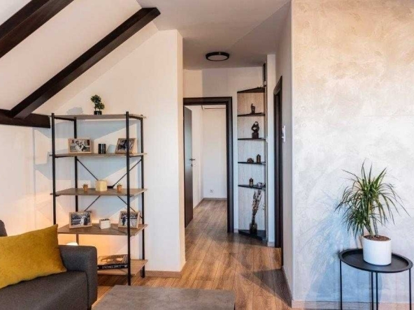 Дава се под наем Двустаен апартамент в Бургас, Лазур - 57 кв.м за 188.7 € - Снимка #1