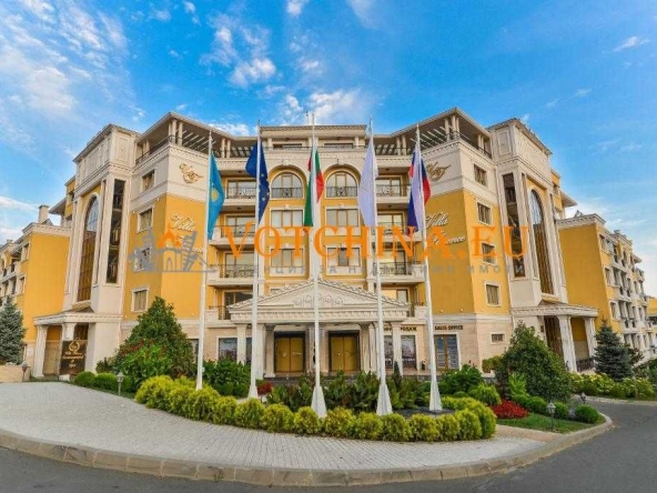 Тристаен апартамент в Варна, Център - 129 кв.м за 1107 €/кв.м - Снимка #1