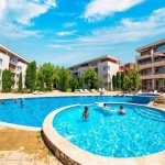 Тристаен апартамент в к.к. Слънчев бряг - 70 кв.м за 870 €/кв.м - Снимка #1