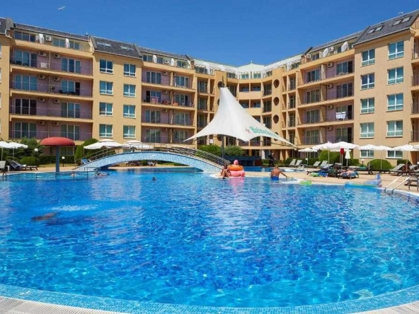 Двустаен апартамент в к.к. Слънчев бряг - 61 кв.м за 552 €/кв.м - Снимка #1