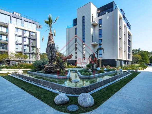 Дава се под наем Двустаен апартамент в к.к. Св.Св. Константин и Елена - 55 кв.м за 700 € - Снимка #1