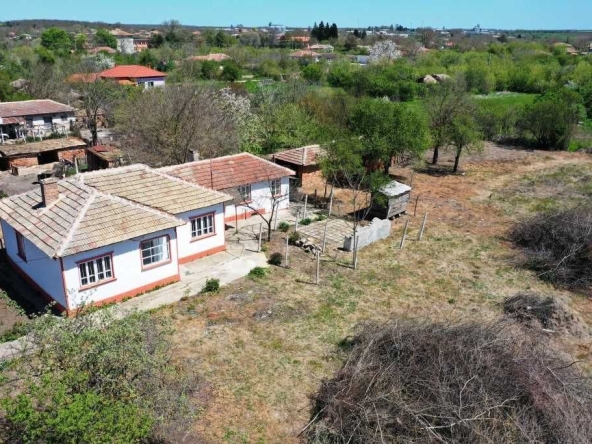 Къща в с. Спасово, Област Добрич - 142 кв.м за 118 €/кв.м - Снимка #1