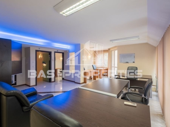 Тристаен апартамент в София, Лозенец - 92 кв.м за 2107 €/кв.м - Снимка #1