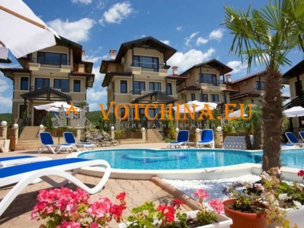 Къща в к.к. Слънчев бряг - 200 кв.м за 900 €/кв.м - Снимка #1