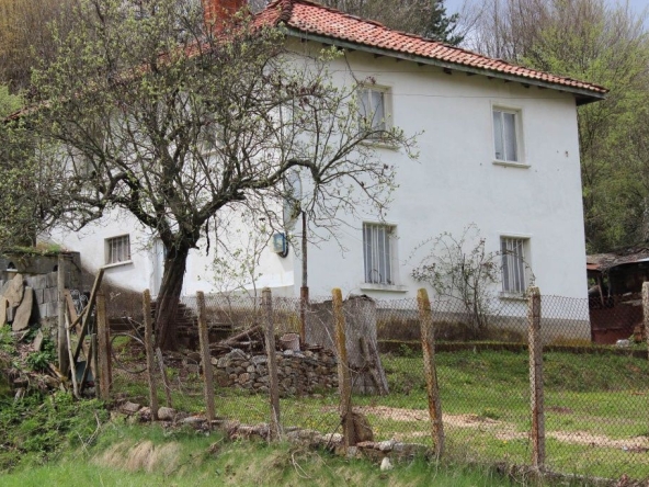 Къща в с. Бял извор, Област Кърджали - 132 кв.м за 271 €/кв.м - Снимка #1