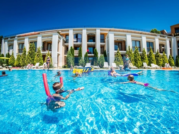 Двустаен апартамент в Свети Влас - 65 кв.м за 1108 €/кв.м - Снимка #1