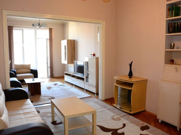 Дава се под наем Двустаен апартамент в София, Левски Г - 95 кв.м за 1020 € - Снимка #1