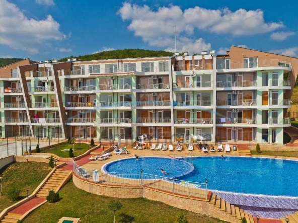 Двустаен апартамент в Несебър - 65 кв.м за 616 €/кв.м - Снимка #1