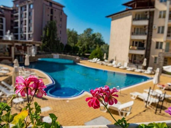 Дава се под наем Тристаен апартамент в к.к. Слънчев бряг - 90 кв.м за 96.9 € - Снимка #1