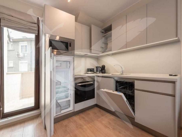 Дава се под наем Тристаен апартамент в Варна, Гръцка махала - 70 кв.м за 1200 € - Снимка #1