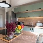 Тристаен апартамент в к.к. Св.Св. Константин и Елена - 102 кв.м за 1750 €/кв.м - Снимка #1