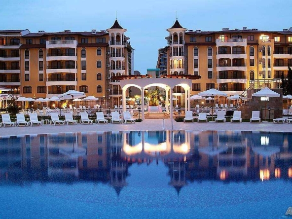 Двустаен апартамент в к.к. Слънчев бряг - 58 кв.м за 1164 €/кв.м - Снимка #1