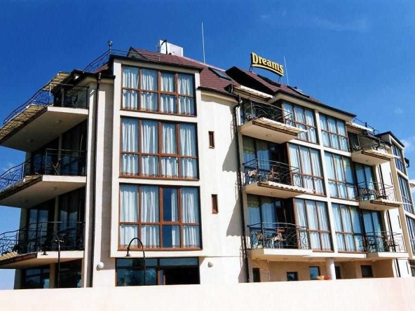 Хотел в Несебър - 1200 кв.м за 734 €/кв.м - Снимка #1