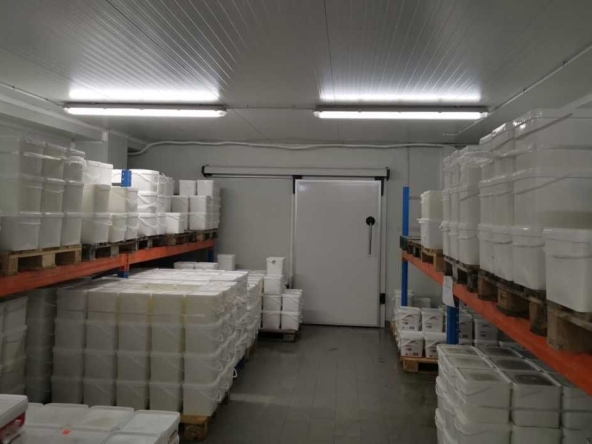 Заведение в Ловеч, Промишлена зона - 300 кв.м за 1450 €/кв.м - Снимка #1