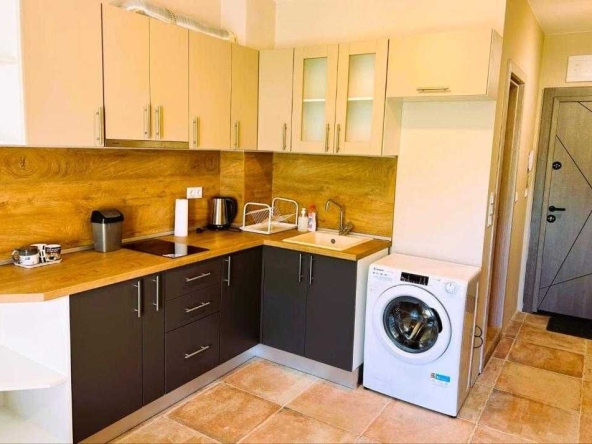 Дава се под наем Едностаен апартамент в к.к. Св.Св. Константин и Елена - 30 кв.м за 255 € - Снимка #1