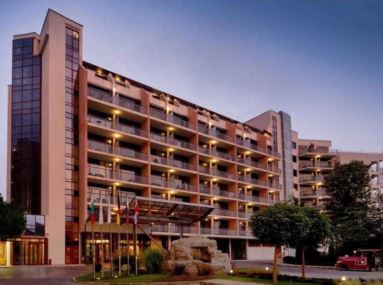 Дава се под наем Магазин в Варна, Бриз - 12 кв.м за 2550 € - Снимка #1