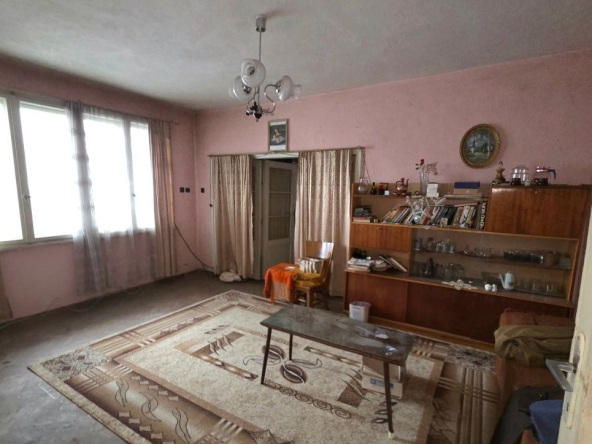 Двустаен апартамент в Кюстендил, Център - 62 кв.м за 412 €/кв.м - Снимка #1