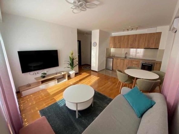 Двустаен апартамент в София, Гоце Делчев - 64 кв.м за 2641 €/кв.м - Снимка #1