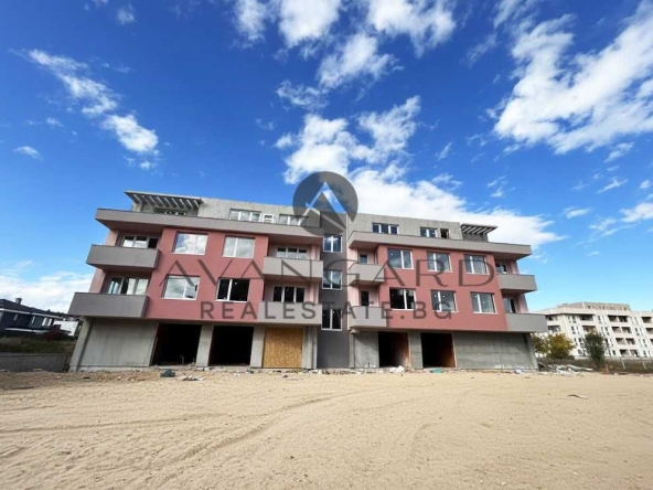 Тристаен апартамент в Пловдив, Остромила - 189 кв.м за 323 €/кв.м - Снимка #1