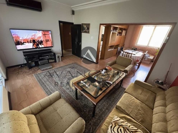 Тристаен апартамент в Пловдив, Кючук Париж - 94 кв.м за 760 €/кв.м - Снимка #1