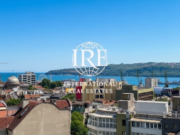 Четиристаен апартамент в Варна, Център - 188 кв.м за 2314 €/кв.м - Снимка #1