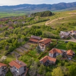 Къща в с. Сапарево, Област Кюстендил - 250 кв.м за 404 €/кв.м - Снимка #1