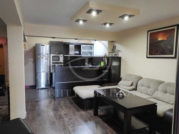 Тристаен апартамент в Пловдив, Кючук Париж - 109 кв.м за 1450 €/кв.м - Снимка #1
