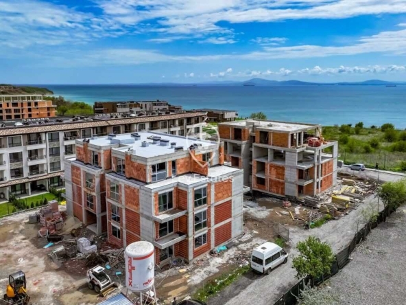 Тристаен апартамент в Бургас, Сарафово - 93 кв.м за 1667 €/кв.м - Снимка #1