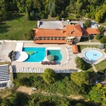 Хотел в Лясковец - 2441 кв.м за 734 €/кв.м - Снимка #1