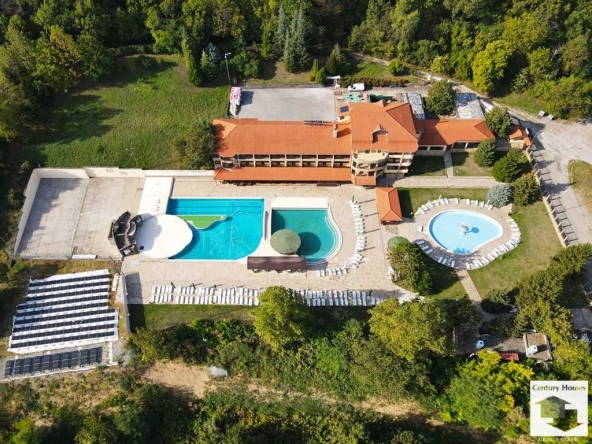 Хотел в Лясковец - 2441 кв.м за 734 €/кв.м - Снимка #1